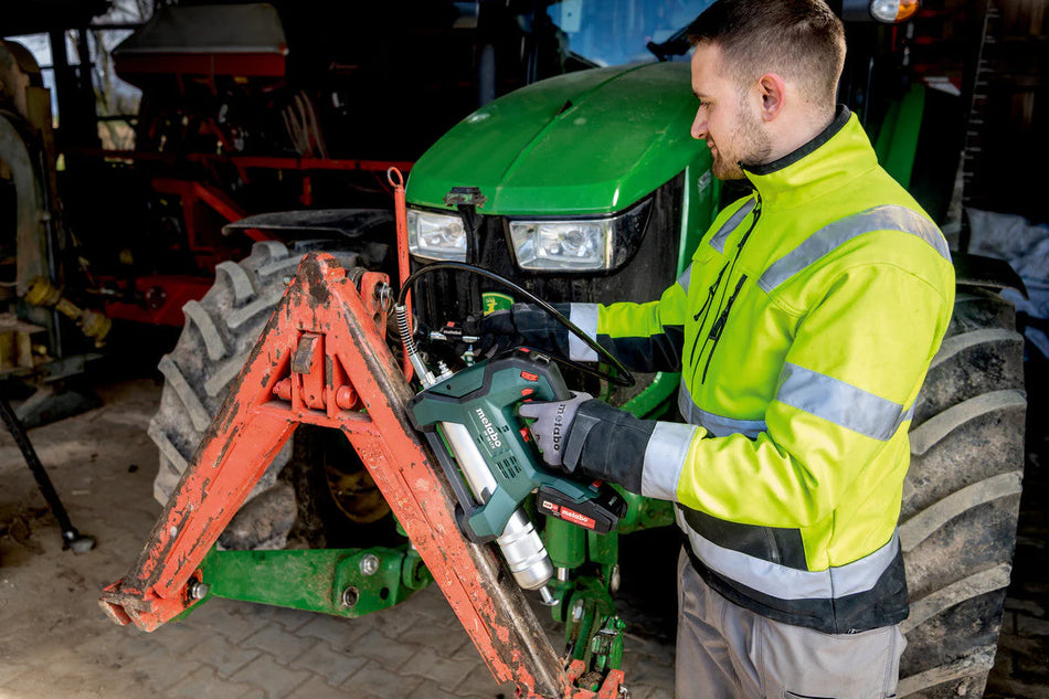 Metabo | Cordless Grease Gun Fp 18 Ltx (Battery Excluded)